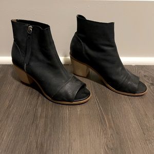 Kelsi Dagger Booties!